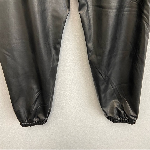 Blank NYC Black Faux Leather Relaxed Fit Jogger Size 30 - Picture 11 of 16